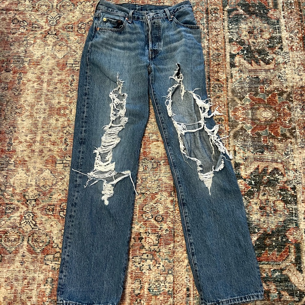 Levi’s 501 high waisted Distressed Blue Jeans